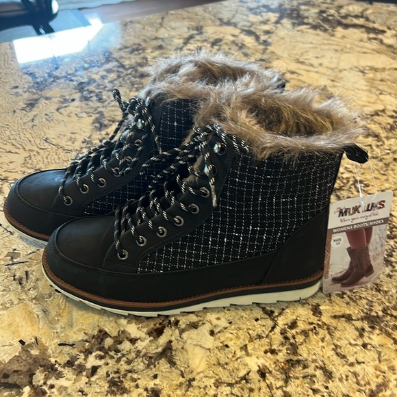 Muk Luks Shoes - Muk Luks boots women’s 10 NEW